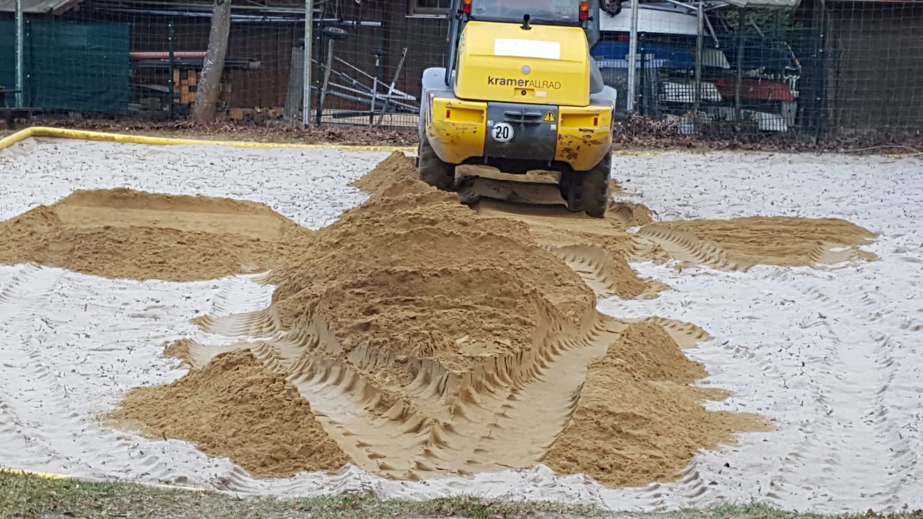 Strandbad Feldafing Beachfeld mit Bagger